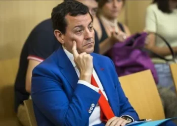 Un exdirigente del PP valenciano intentará luchar a Feijóo las primarias por el liderazgo del partido