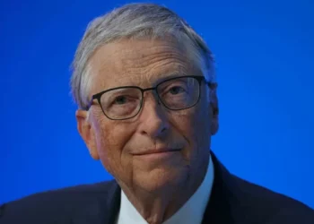 Bill Gates anuncia que donará el 99% de su fortuna para 2045 y que sujetará su fundación