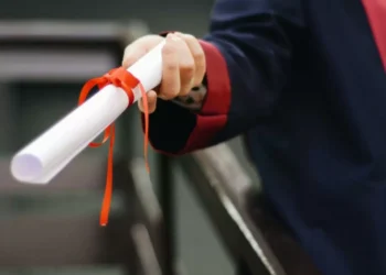 Opciones para estudiar maestrías en el afuera, tras suspensión de visas para EE. UU.