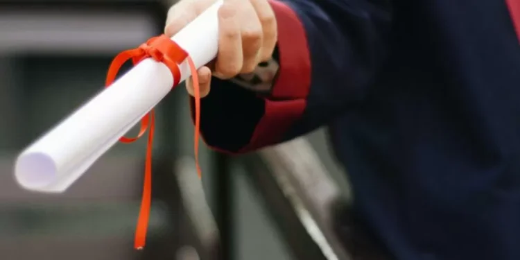 Opciones para estudiar maestrías en el afuera, tras suspensión de visas para EE. UU.