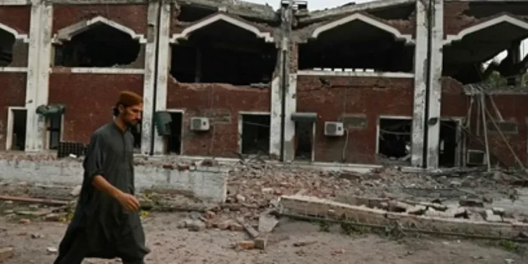 Bombardeos y ataques militares arrecian el conflicto entre India y Pakistán