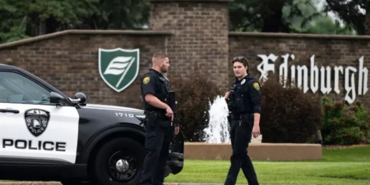 Policía de Estados Unidos continúa buscando a sospechoso de liquidar a legisladora