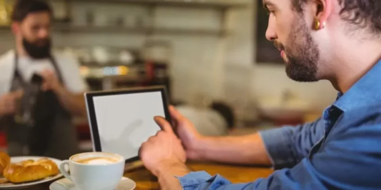 Qué llevó a Ecuador a encarecer las compras en Amazon y Temu