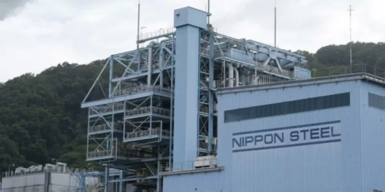 Presidente Trump firma decisión que permite fusión de US Steel y Nippon Steel