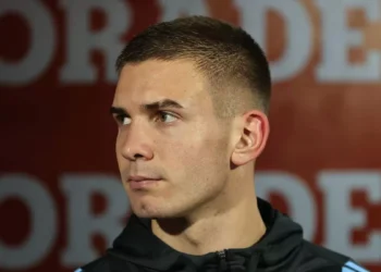 Real Madrid anunció la contratación del juvenil argentino llano Mastantuono por seis temporadas y USD 72 millones