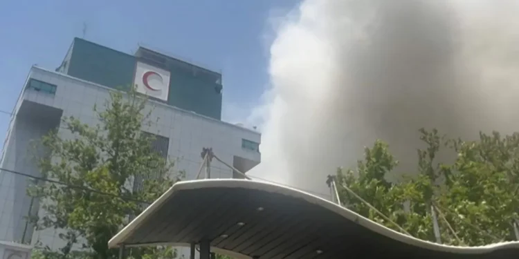 Israel vuelve a echarse Irán y bombardea un centro de mando de la Guardia Revolucionaria