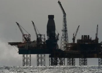 ¿Por qué no sube el coste del petróleo tras bombardeo en Irán?