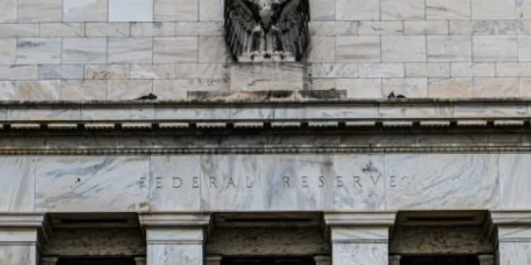 La Fed reitera que no hay prisa para recortar las tasas