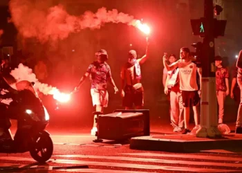 bis muertos y más de 100 detenibis en incidentes por los festejos del PSG