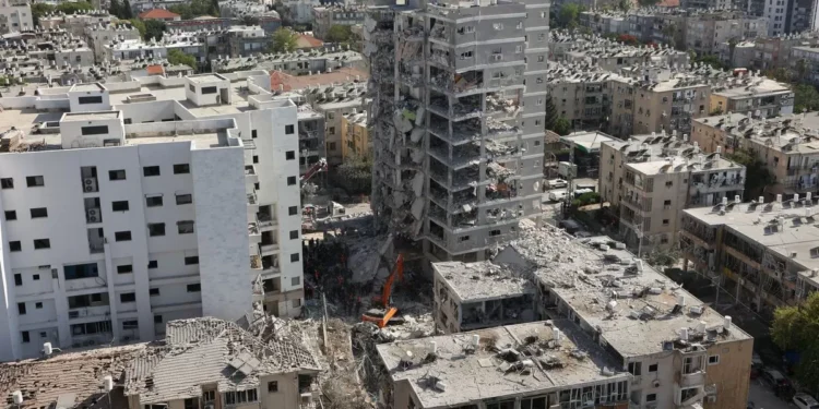 Israel advierte a Irán que enriquecerá “un precio muy alto” tras la muerte de civiles