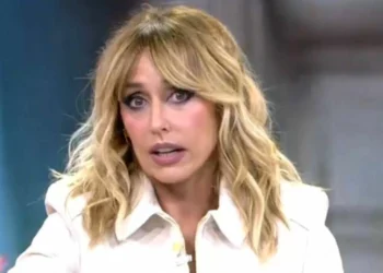 Emma García pierde los papeles y paraliza ‘jolgorio’ por la hermana de Mónica Pont: “Es terrible”