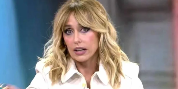 Emma García pierde los papeles y paraliza ‘jolgorio’ por la hermana de Mónica Pont: “Es terrible”