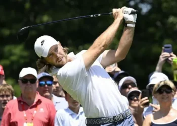 A Tommy Fleetwood se le escapa el Travelers Championship en el último inspiración