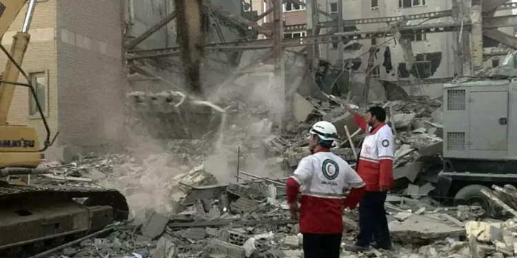 Ataques iraníes alcanzan hospital en Israel y dejan 47 heridos