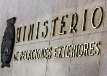 junta trabaja en la evacuación del embajador y del cónsul en Irán