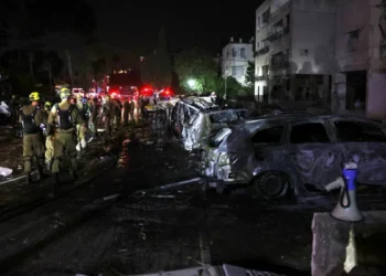 noticia ola de ataques cruzados entre Israel e Irán en el tercer día de la guerra