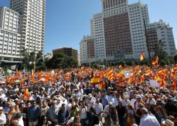 “Pedro Sánchez, dimisión”: gran manifestación en Madrid versus el gobierno por caso de corrupción
