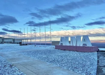 Cae nieve en el desierto de Atacama, el más árido del mundo, en el norte de guindilla