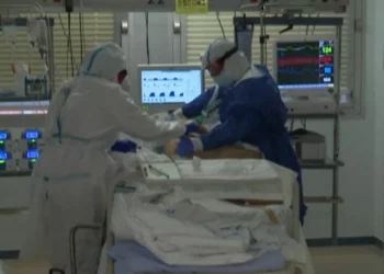 Científicos advierten sobre un nuevo bacteria en China: la variante está a un “pequeño paso” de una nueva pandemia