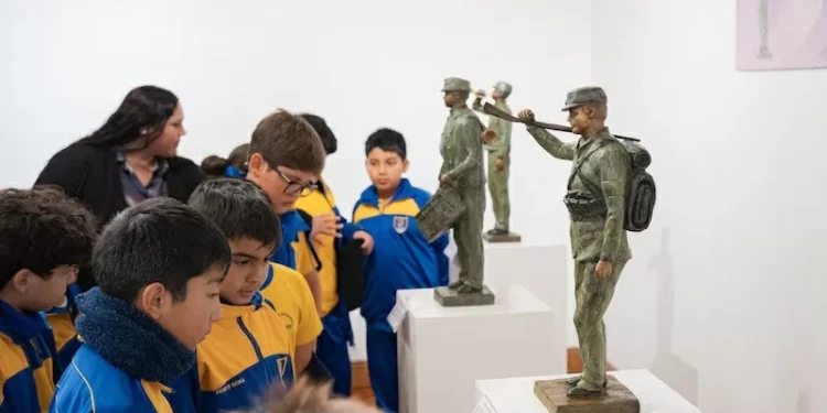 exposición de Arte Casa Collahuasi recibe casi 8 mil visitantes con exposición “Grandes Personajes de Nuestra Historia Naval”