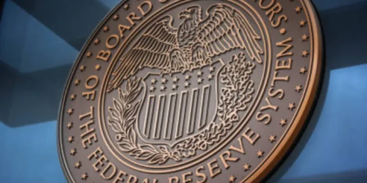 Trump renueva su presión a la Fed para que baje las tasas de interés