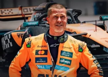 Brad Pitt conduce el McLaren de Norris en Austin