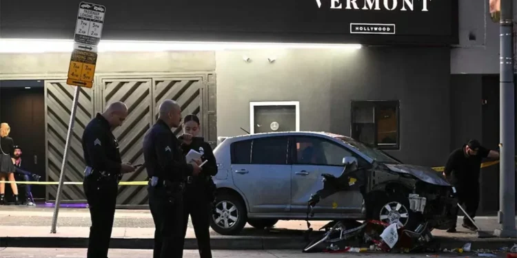 Atropello fuera de club nocturno en Los Ángeles deja pincho treintena de heridos; varios en estado crítico