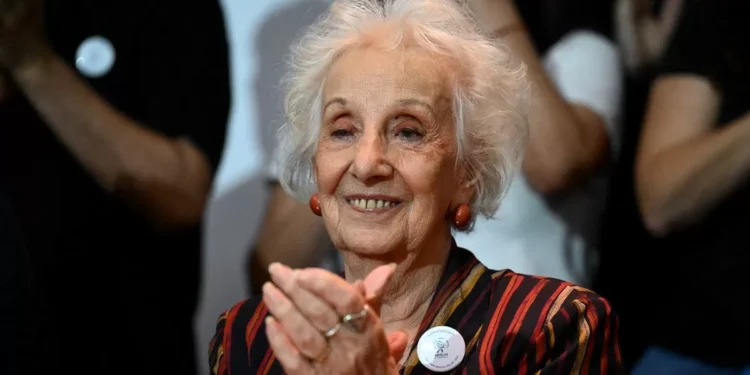 Abuelas de ágora de Mayo halló al nieto 140 sustraído durante la dictadura en Argentina