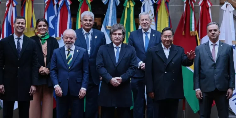 El comunicado de presidentes del Mercosur: fortalecimiento del bloque y el ajetreo por la inserción internacional