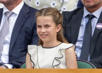 La uñas rosa de Carlota de Inglaterra a debate