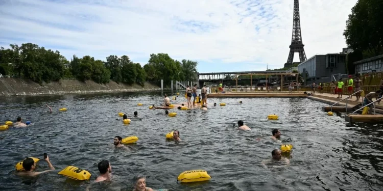 París reabre el río aspaviento para los bañistas por primera vez desde 1923