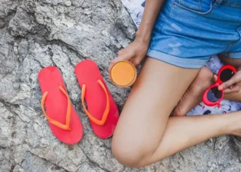 ¿Es malo usar chanclas todo el verano? Esto dicen los podólogos sobre los riesgos para la salud del base