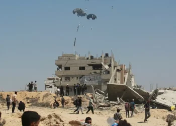 Israel anuncia pausa parcial de los combates en Gaza y los primeros camiones con patrocinio cruzan la frontera