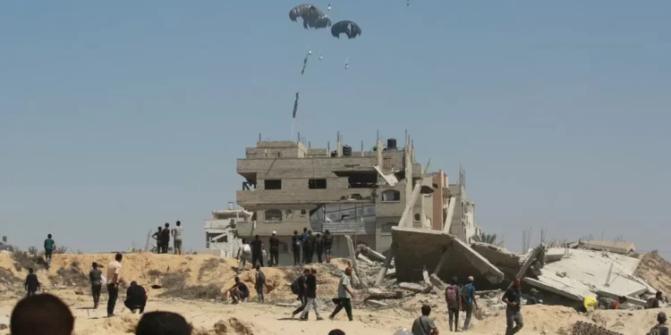 Israel anuncia pausa parcial de los combates en Gaza y los primeros camiones con patrocinio cruzan la frontera