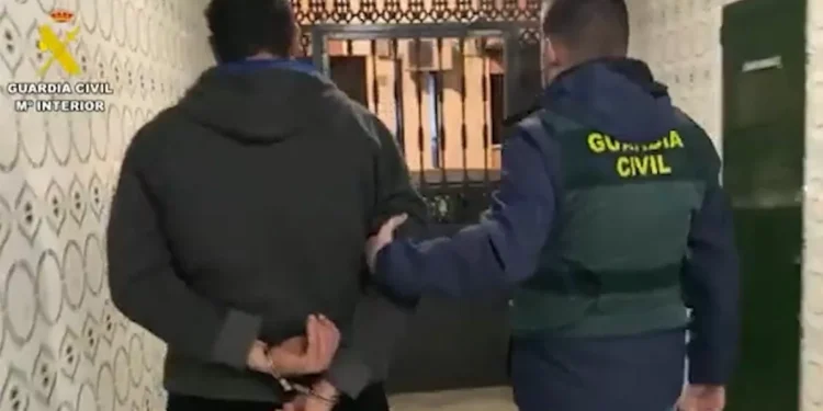 oriental condenado a siete años de cárcel en España por posesión y distribución de pornografía infantil