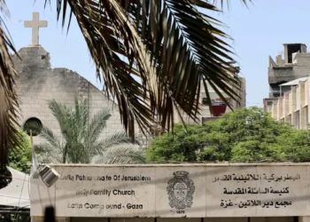 El papa se dice “profundamente entristecido” por ataque a santuario de Gaza; Trump llamó a Netanyahu