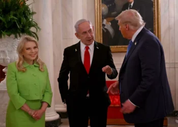 Netanyahu llega a Israel tras su viaje a EEUU, entretanto se negocia con Hamás en Doha