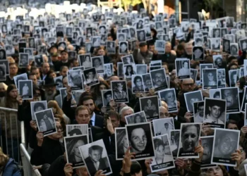 Argentinos realizaron acto a 31 años del agresión a la AMIA; participó Javier Milei