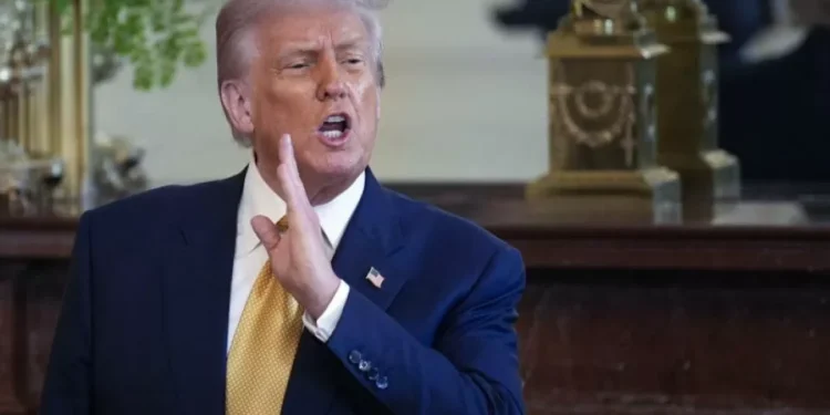 Trump pide a países que ‘abran sus mercados’ para desamparar con sus aranceles