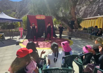 Programa maletines culturales llevó magia y alegría a Huatacondo