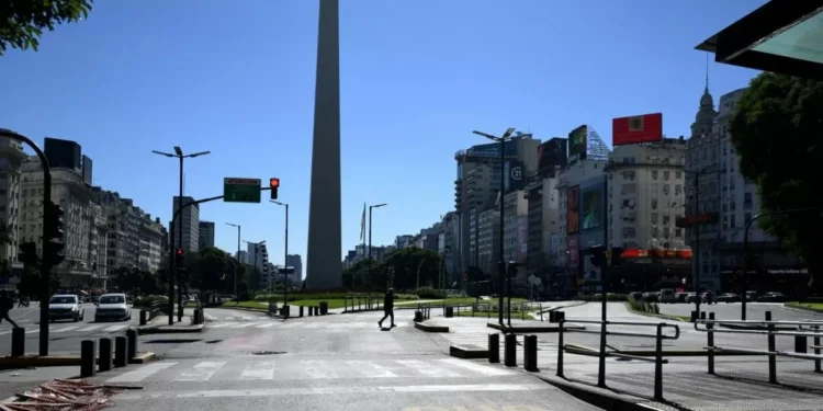 La justicia argentina rechazó por inconstitucional el decreto de Milei que limitaba el abogacía a huelga