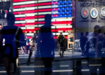 Futuros de las acciones estadounidenses cayeron por nuevos aranceles a la UE y México