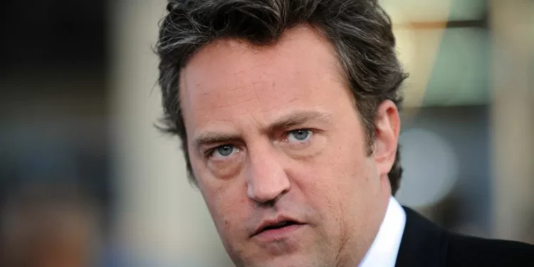 Principal médico se declara culpable de atestar drogas al actor Matthew Perry