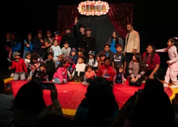 Familias de Huara asistieron a espectáculo de FINTDAZ en Iquique