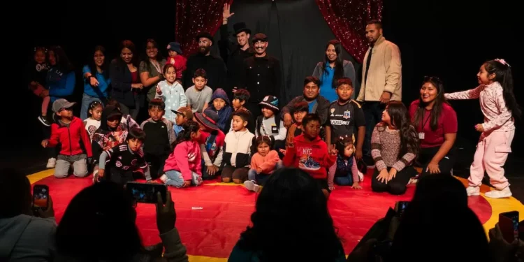 Familias de Huara asistieron a espectáculo de FINTDAZ en Iquique