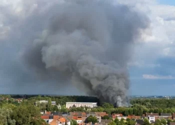 Videos: escenario principal de Tomorrowland se incendió y estas decisiones se tomaron
