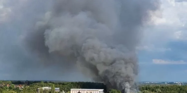 Videos: escenario principal de Tomorrowland se incendió y estas decisiones se tomaron