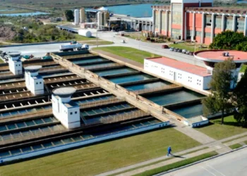 Argentina anuncia inicio de proceso de privatización de sucursal estatal de agua y saneamiento