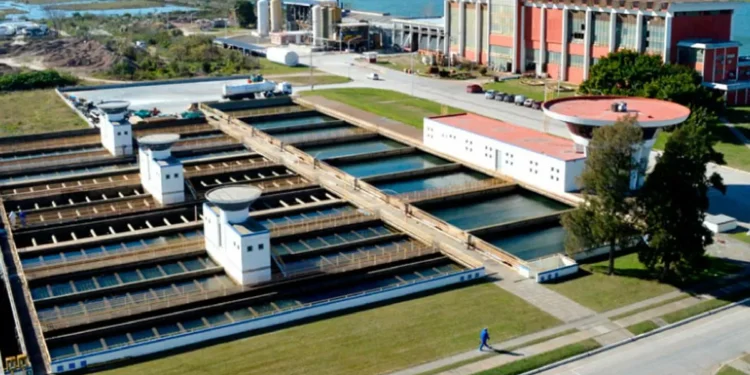 Argentina anuncia inicio de proceso de privatización de sucursal estatal de agua y saneamiento