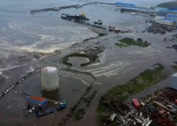 Tsunami en Rusia deja edificios sumergidos bajo el agua tras vibrante terremoto de magnitud 8,8